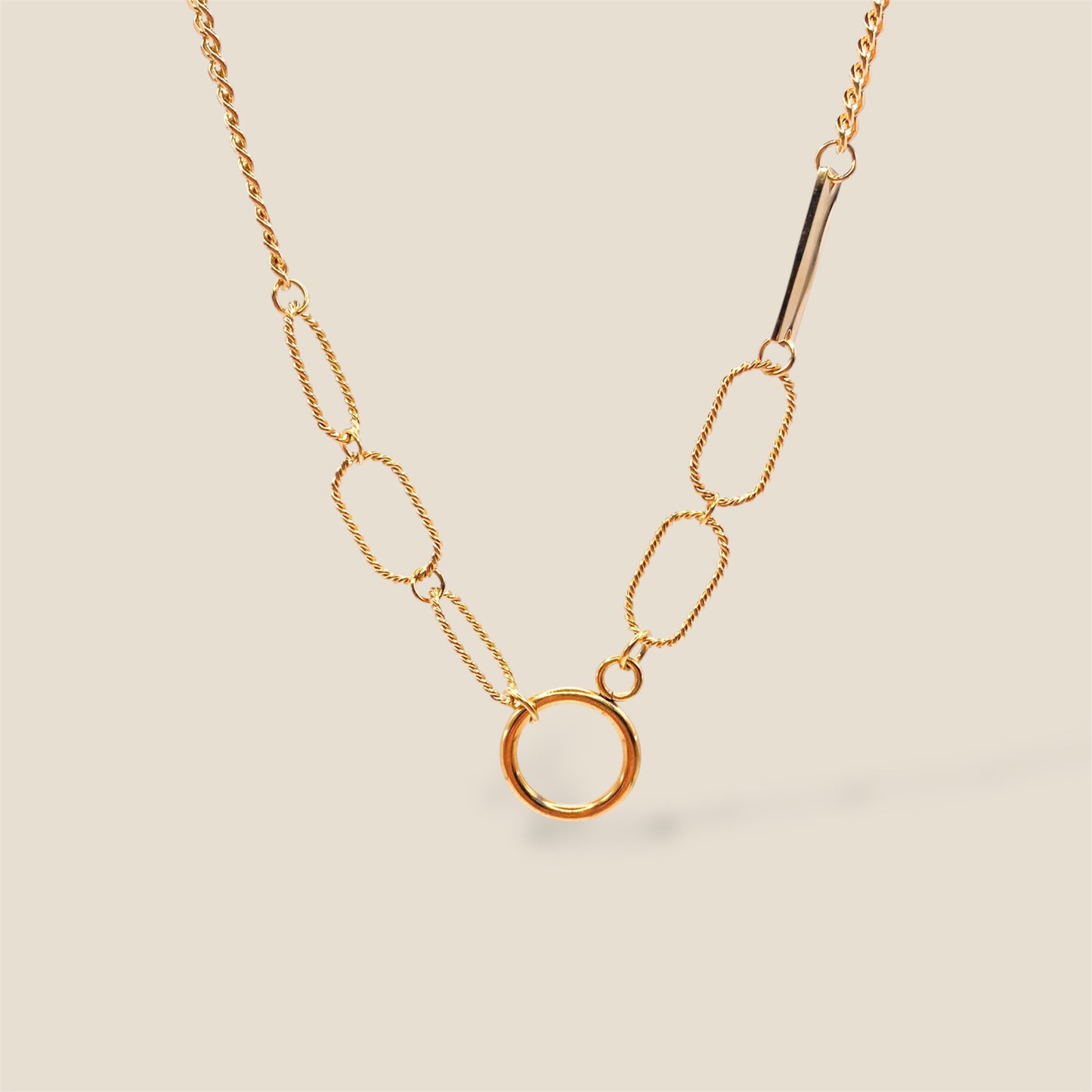 Collier C